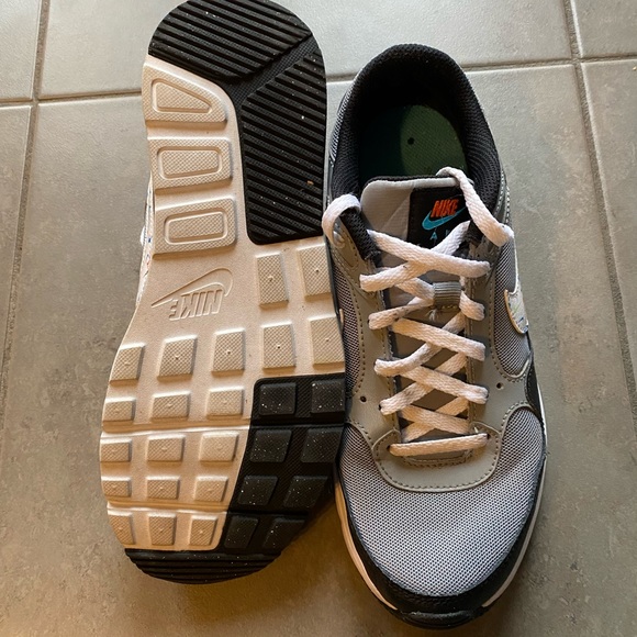 Nike Air Max 90 - Picture 4 of 5